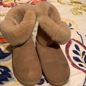 Pink button side Uggs